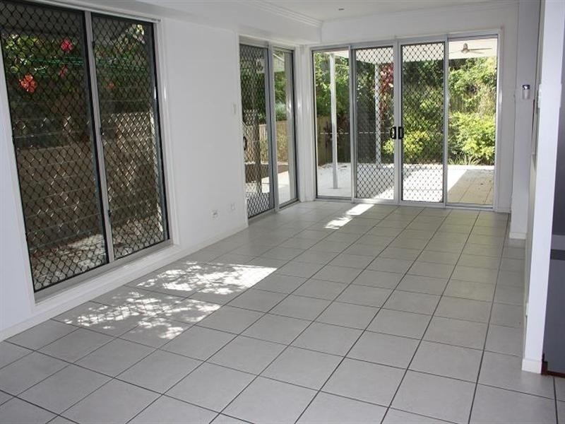 5/106 Carmody, St Lucia QLD 4067