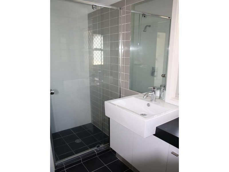 5/106 Carmody, St Lucia QLD 4067