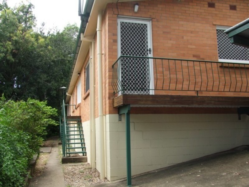 2/24 Twelfth Avenue, St Lucia QLD 4067