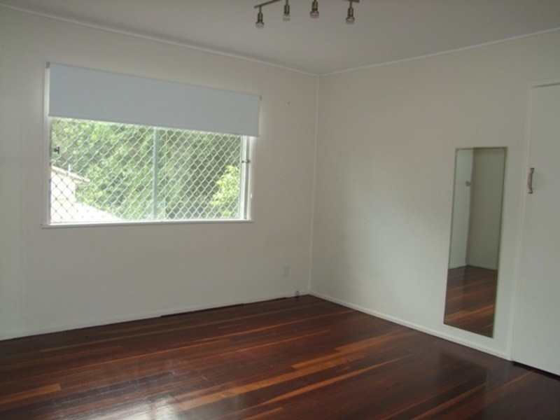 2/24 Twelfth Avenue, St Lucia QLD 4067