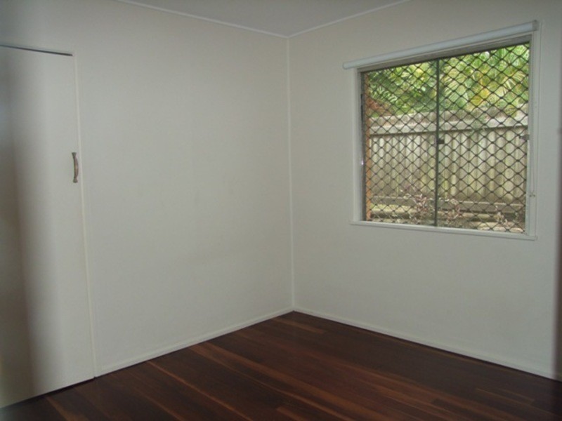 2/24 Twelfth Avenue, St Lucia QLD 4067