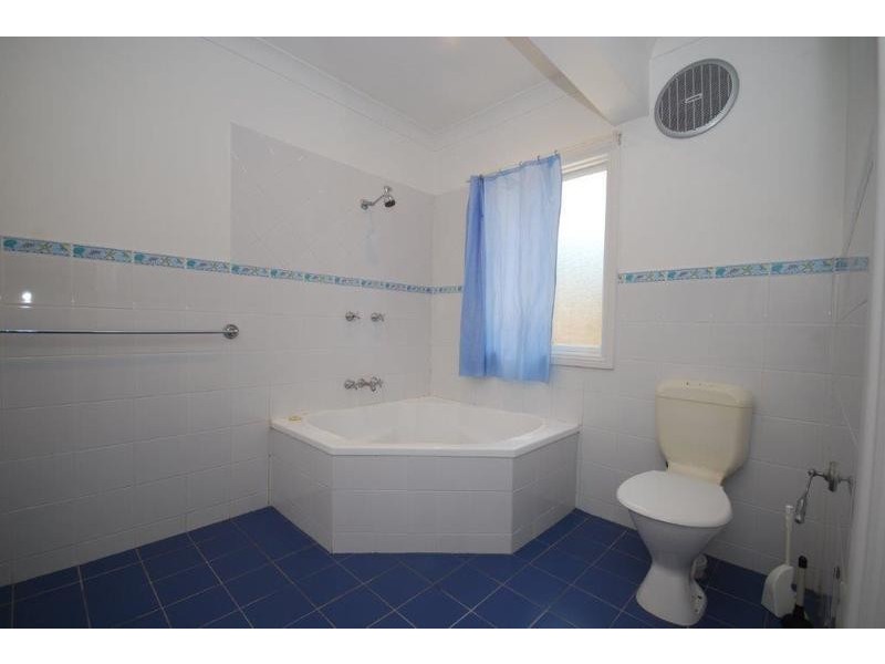 1/94 Royal Parade, Ashgrove QLD 4060