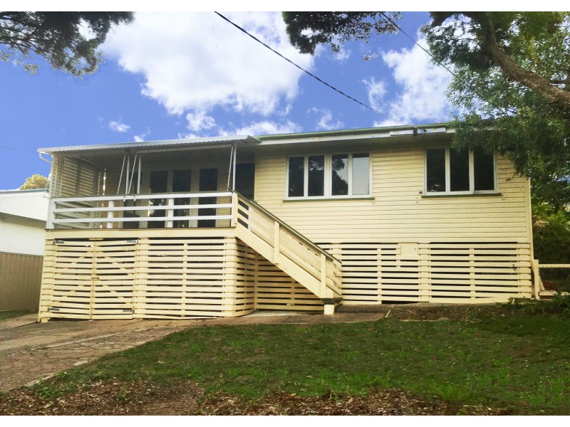 32 Sedgemoor St, Stafford Heights QLD 4053