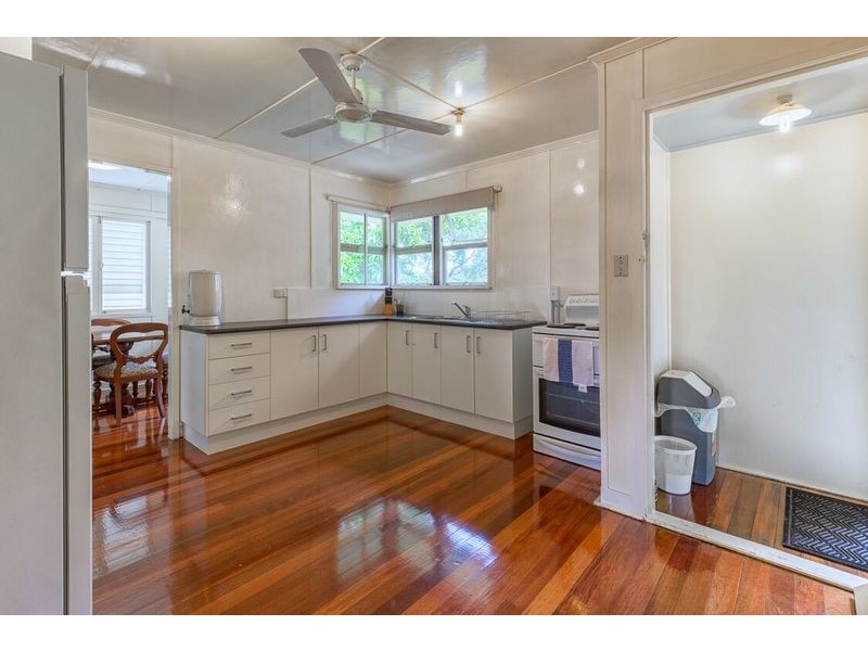 32 Sedgemoor St, Stafford Heights QLD 4053