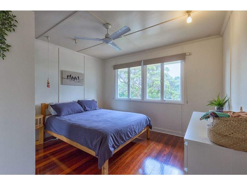 32 Sedgemoor St, Stafford Heights QLD 4053