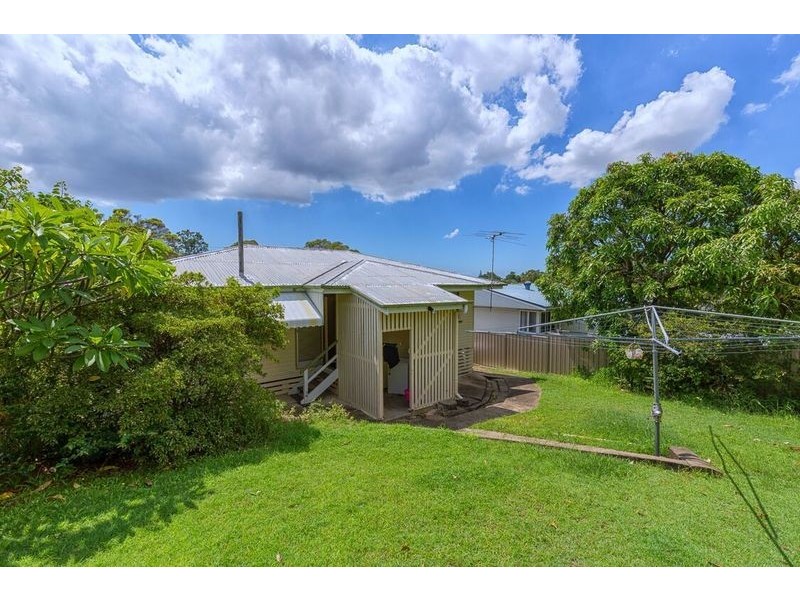32 Sedgemoor St, Stafford Heights QLD 4053