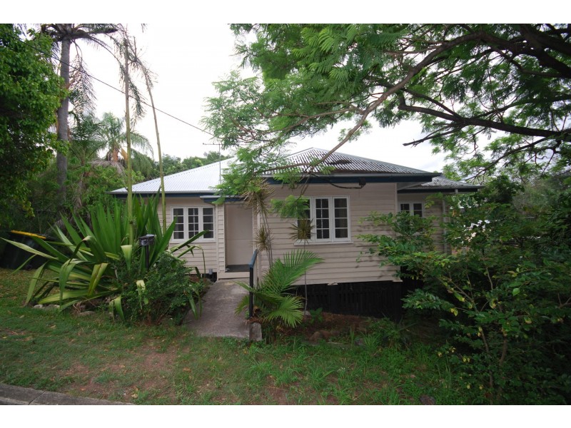 16 Young Street, Red Hill QLD 4059