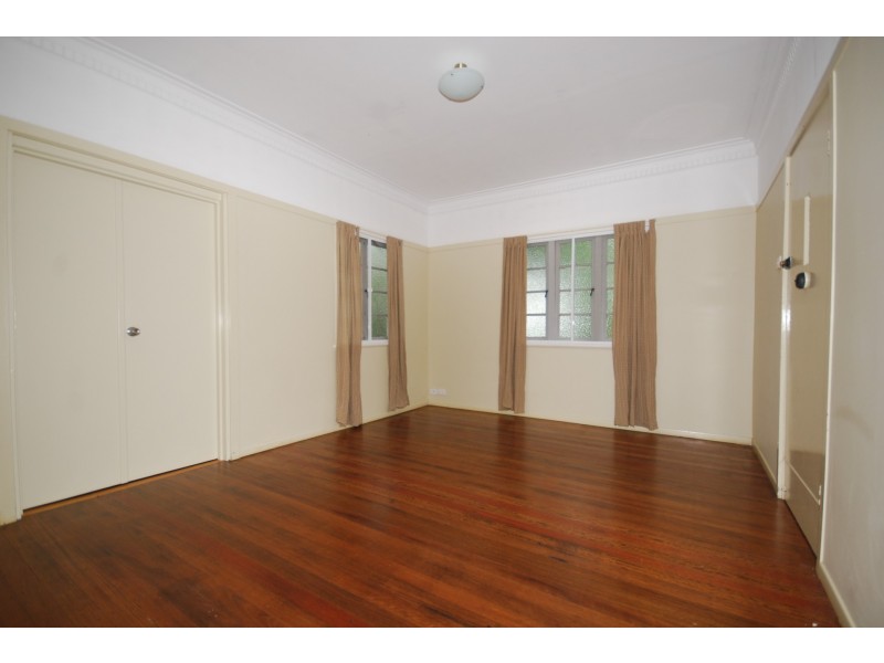 16 Young Street, Red Hill QLD 4059