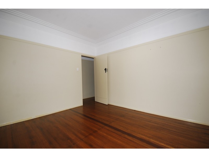 16 Young Street, Red Hill QLD 4059