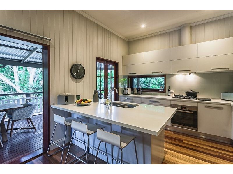 52 Thynne Avenue, Norman Park QLD 4170