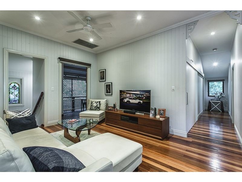 52 Thynne Avenue, Norman Park QLD 4170