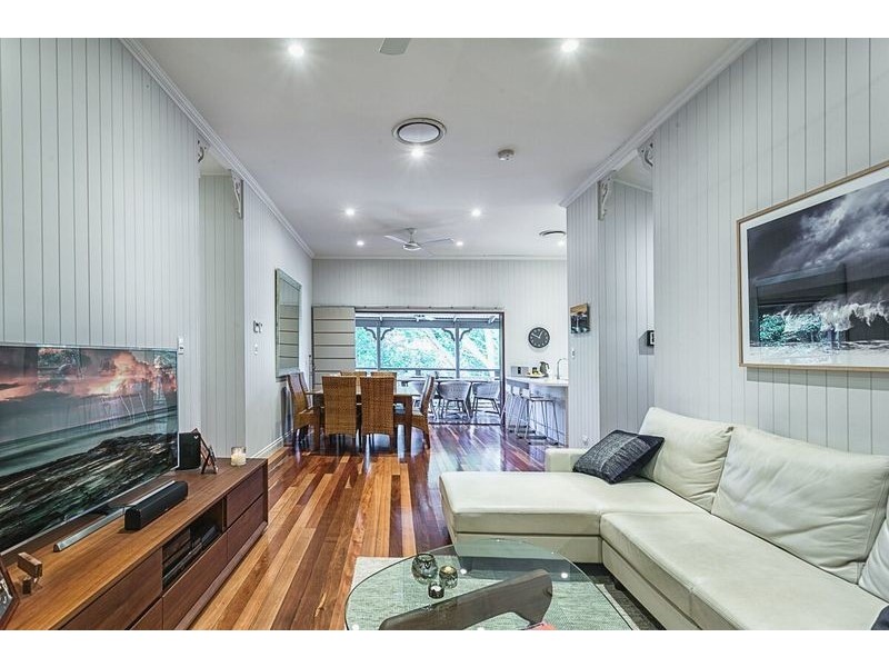 52 Thynne Avenue, Norman Park QLD 4170