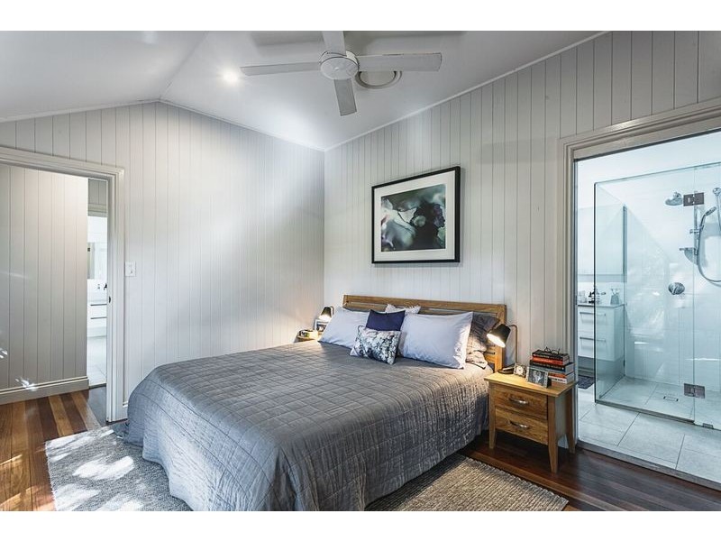 52 Thynne Avenue, Norman Park QLD 4170