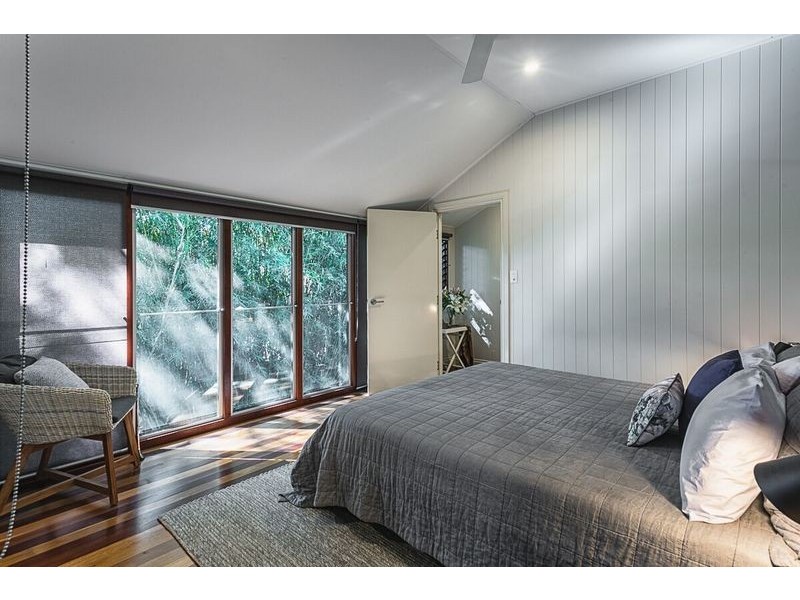 52 Thynne Avenue, Norman Park QLD 4170