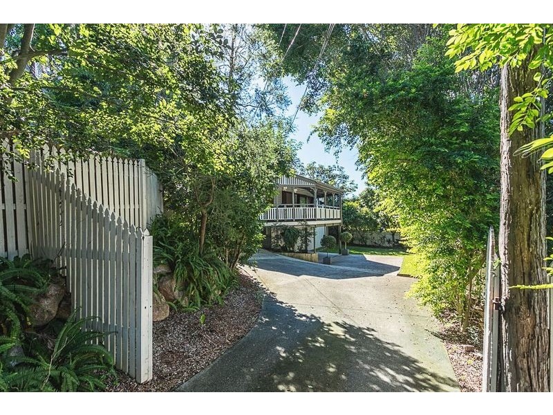 52 Thynne Avenue, Norman Park QLD 4170