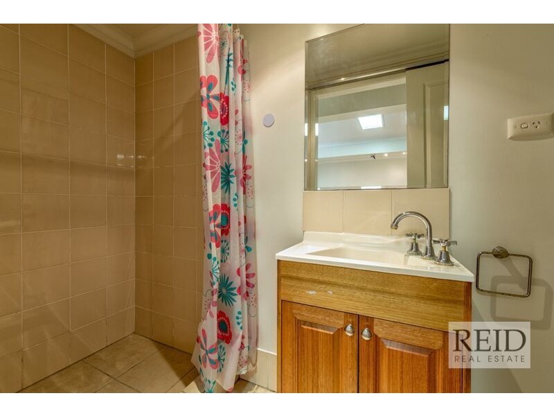 9 Woodside St, The Gap QLD 4061