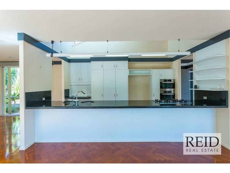 6 Chulmleigh Court, Chapel Hill QLD 4069