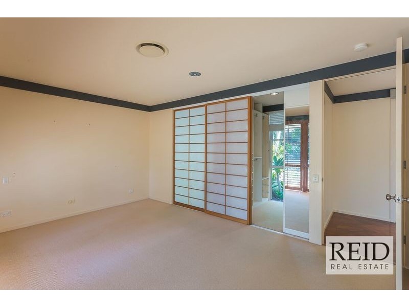 6 Chulmleigh Court, Chapel Hill QLD 4069