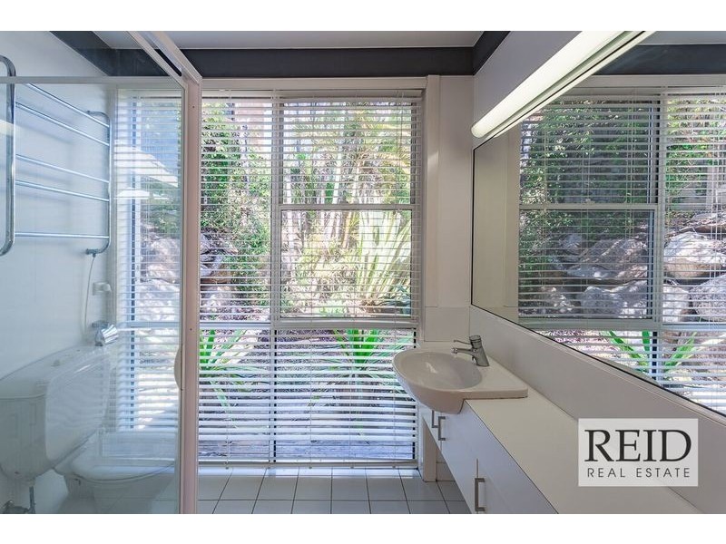 6 Chulmleigh Court, Chapel Hill QLD 4069