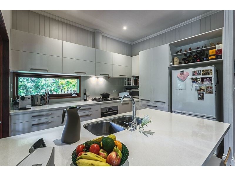 52 Thynne Avenue, Norman Park QLD 4170