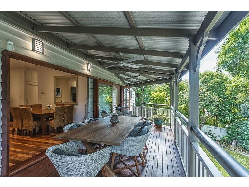 52 Thynne Avenue, Norman Park QLD 4170