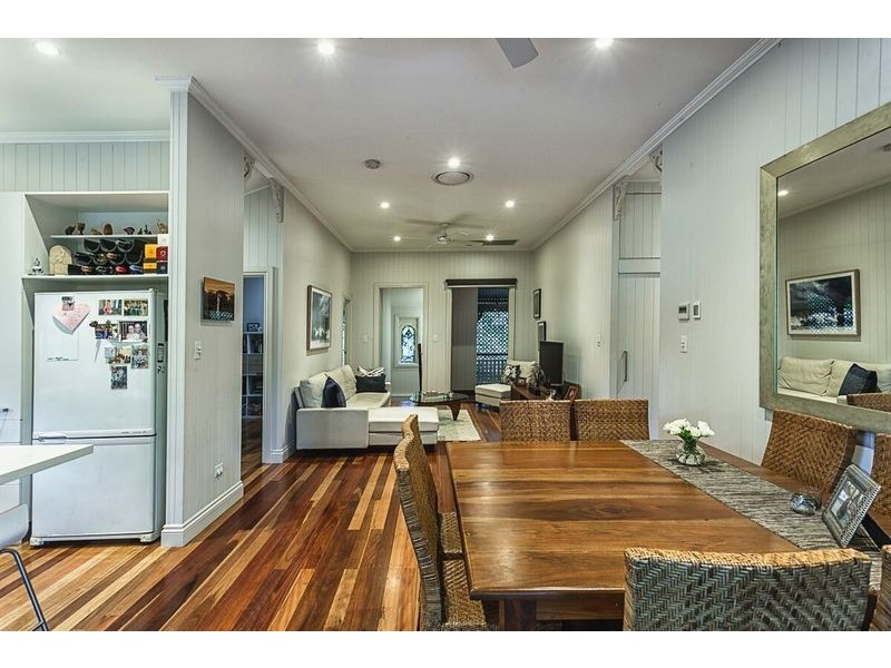 52 Thynne Avenue, Norman Park QLD 4170