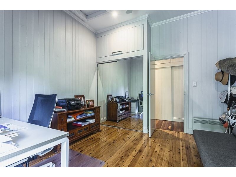 52 Thynne Avenue, Norman Park QLD 4170