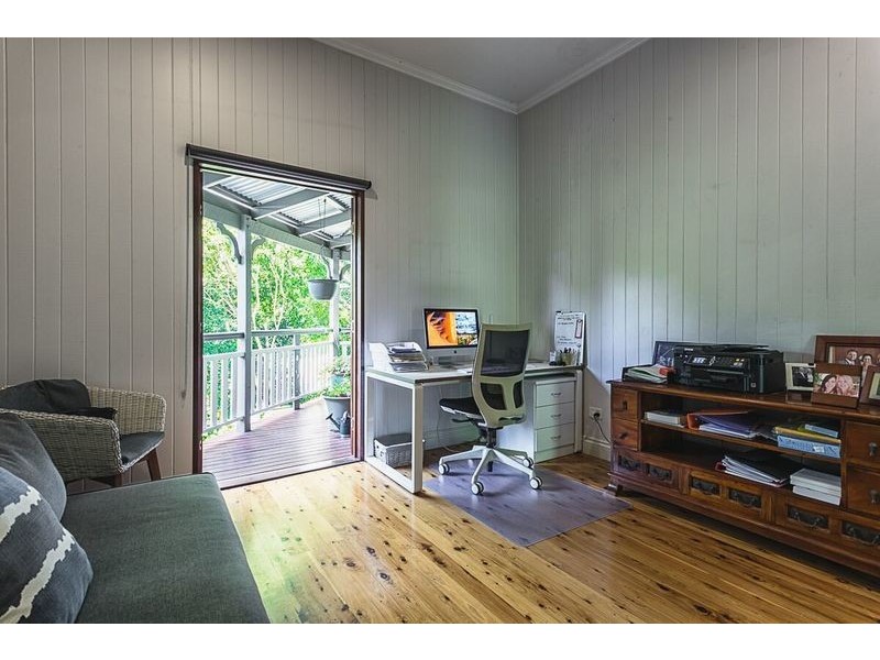 52 Thynne Avenue, Norman Park QLD 4170