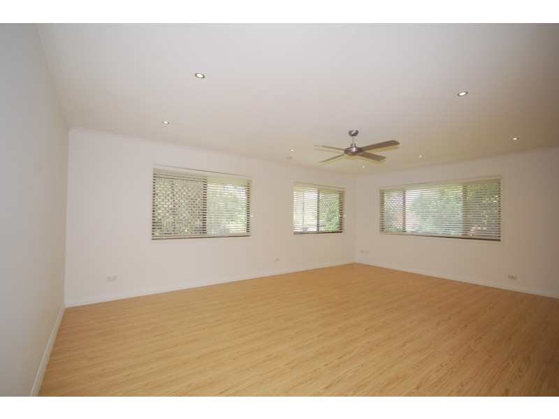 10 London Street, Ashgrove QLD 4060