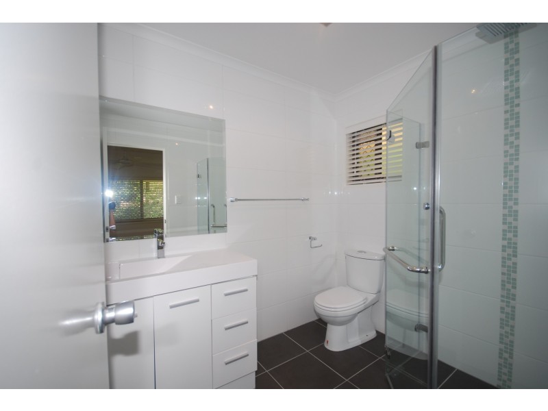 10 London Street, Ashgrove QLD 4060