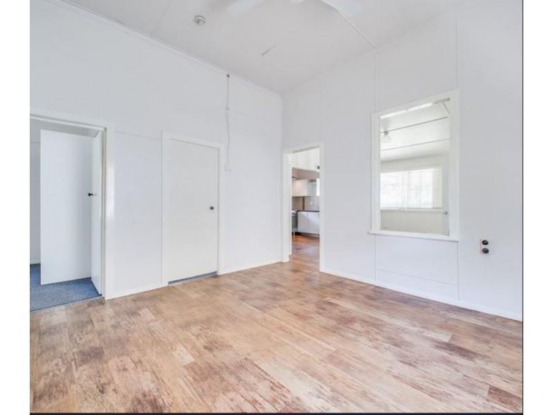 33 Henchman Street, Nundah QLD 4012