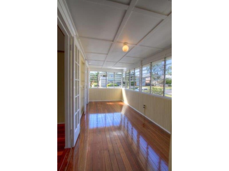 5 Castle Street, Fairfield QLD 4103