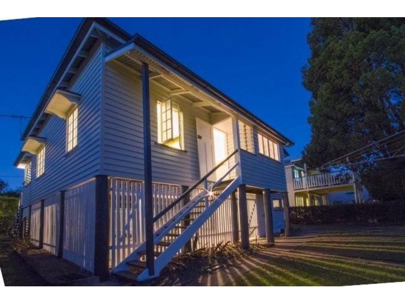 5 Castle Street, Fairfield QLD 4103