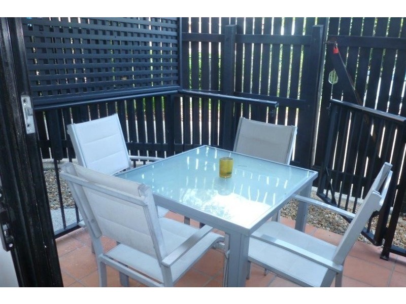 2/75 Thorn Street, Kangaroo Point QLD 4169