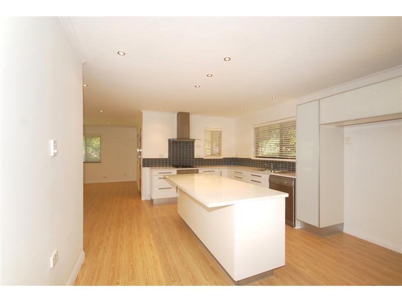 10 London Street, Ashgrove QLD 4060