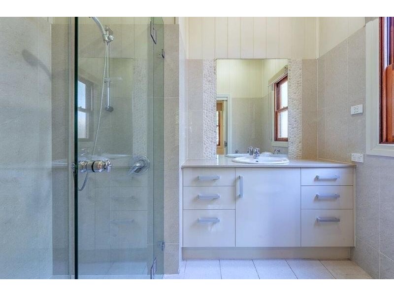 9 Broadway Street, Red Hill QLD 4059