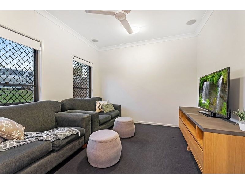 6 Deakin Street, Everton Park QLD 4053