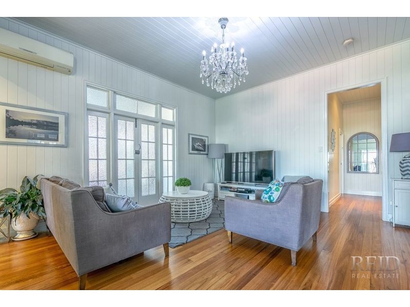 24 Walker Avenue, Teneriffe QLD 4005