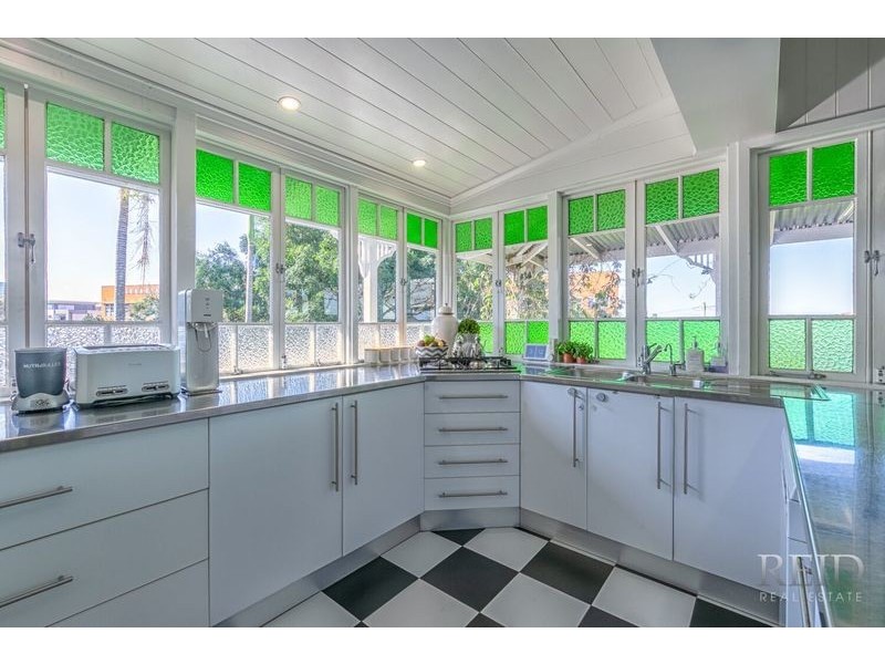 24 Walker Avenue, Teneriffe QLD 4005