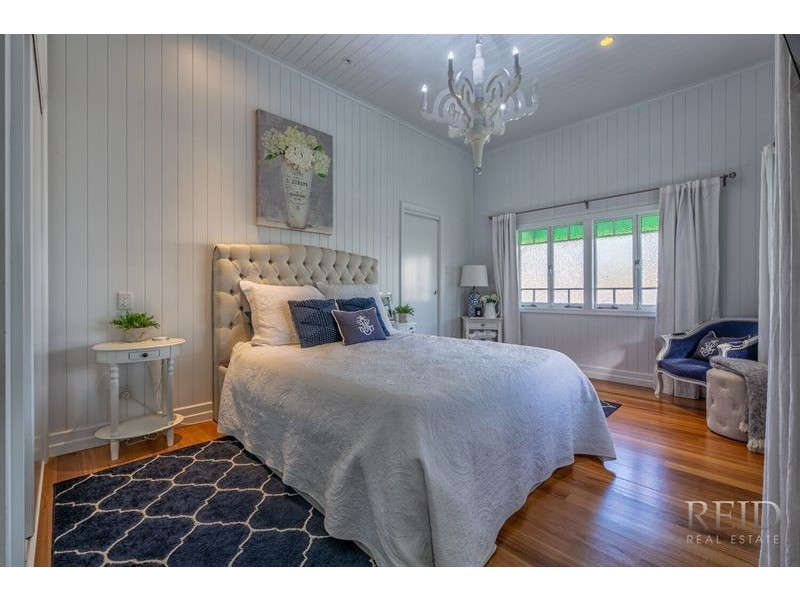 24 Walker Avenue, Teneriffe QLD 4005