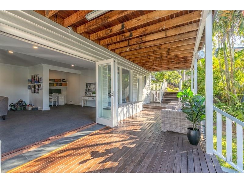 24 Walker Avenue, Teneriffe QLD 4005