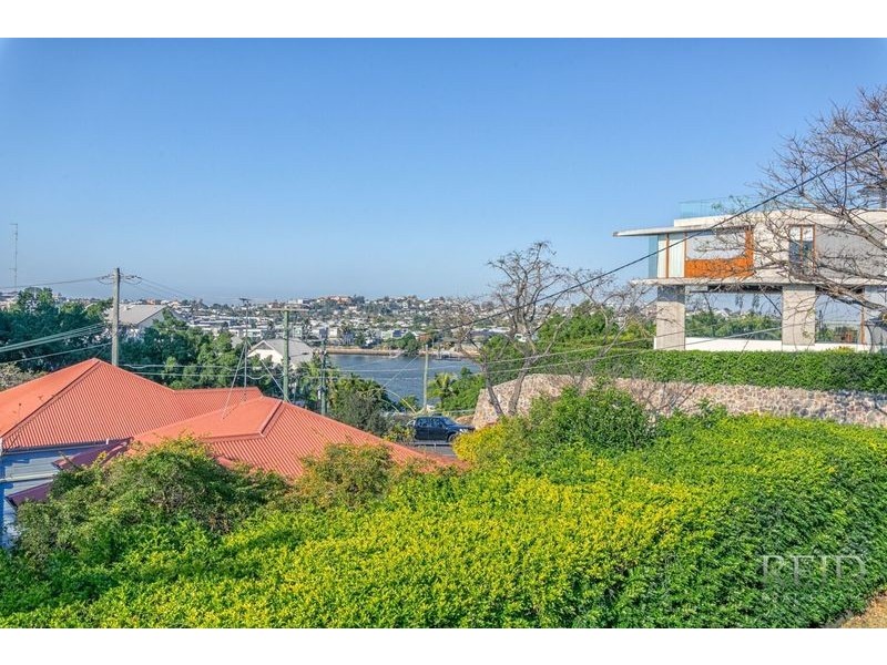 24 Walker Avenue, Teneriffe QLD 4005