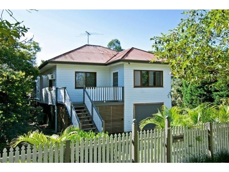 19 Farm Street, Newmarket QLD 4051