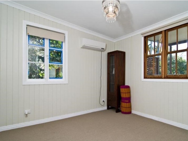 19 Farm Street, Newmarket QLD 4051