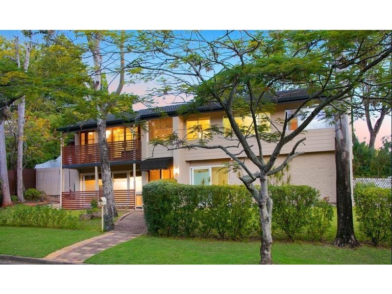 1 Eaglie Street, Chapel Hill QLD 4069