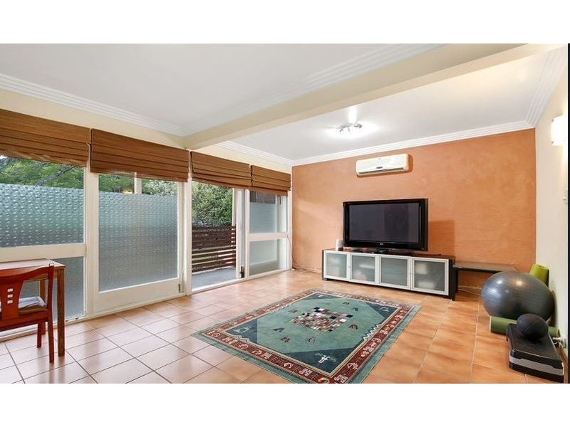 1 Eaglie Street, Chapel Hill QLD 4069