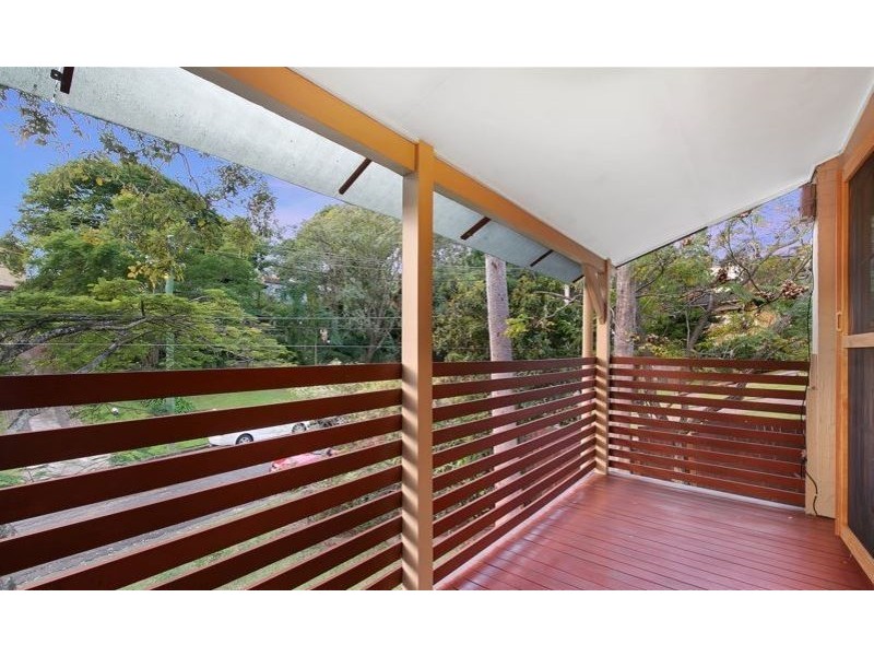 1 Eaglie Street, Chapel Hill QLD 4069