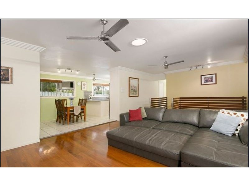 1 Eaglie Street, Chapel Hill QLD 4069