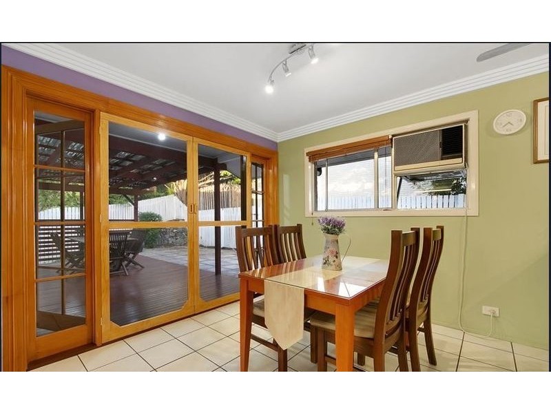 1 Eaglie Street, Chapel Hill QLD 4069