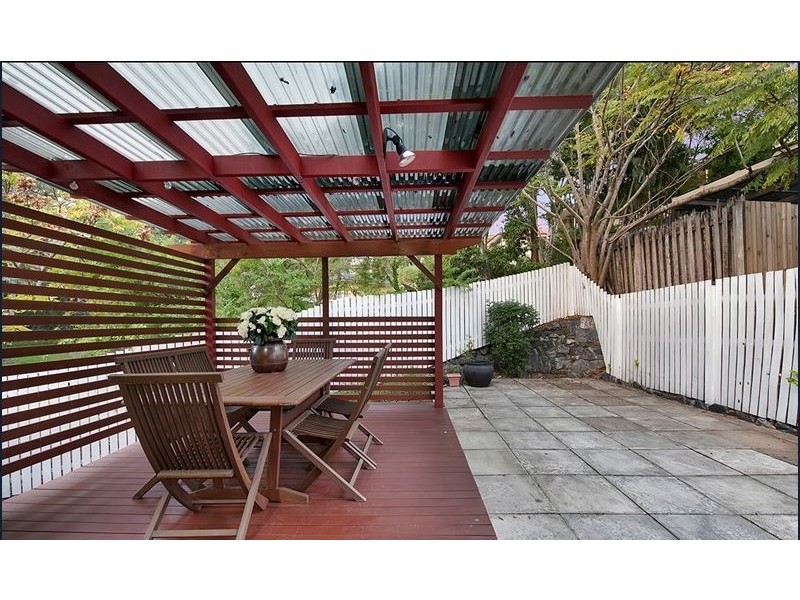 1 Eaglie Street, Chapel Hill QLD 4069